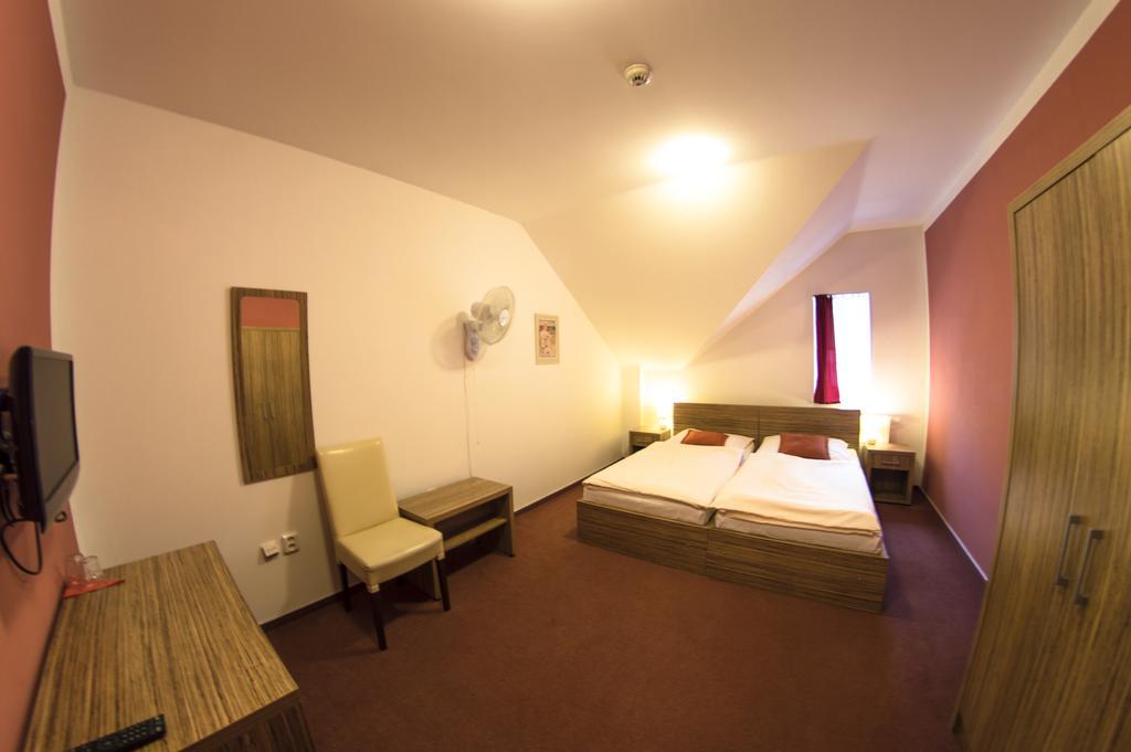Wellness Hotel Hukvaldy Polopenze A Wellness V Cene Příbor Buitenkant foto