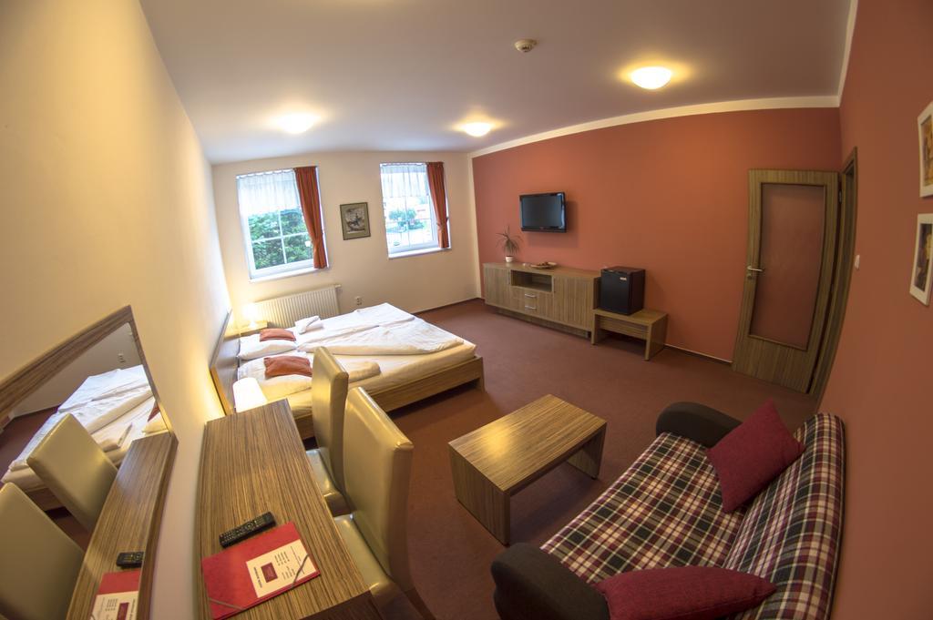 Wellness Hotel Hukvaldy Polopenze A Wellness V Cene Příbor Buitenkant foto