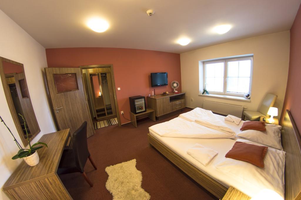 Wellness Hotel Hukvaldy Polopenze A Wellness V Cene Příbor Buitenkant foto