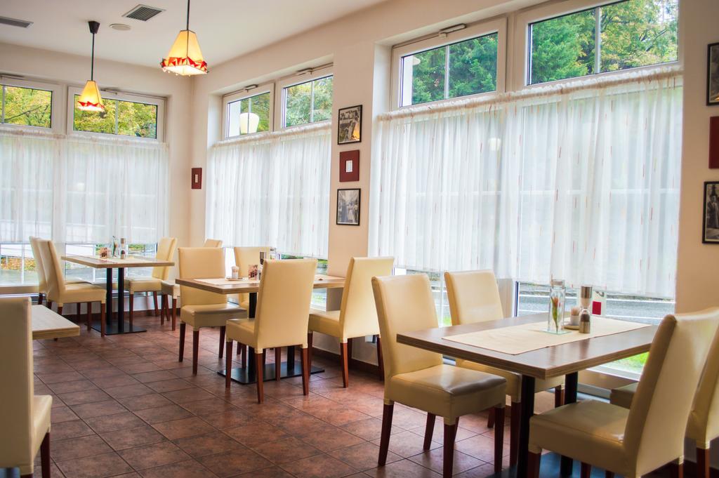 Wellness Hotel Hukvaldy Polopenze A Wellness V Cene Příbor Buitenkant foto