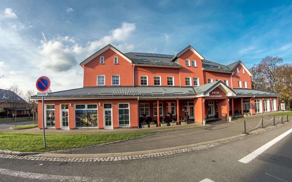 Wellness Hotel Hukvaldy Polopenze A Wellness V Cene Příbor Buitenkant foto